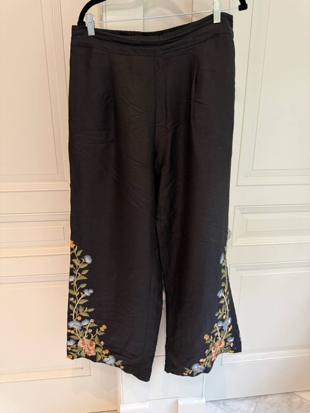 Ranna Gill Black Wide Leg linen Pants with Floral Embroidery